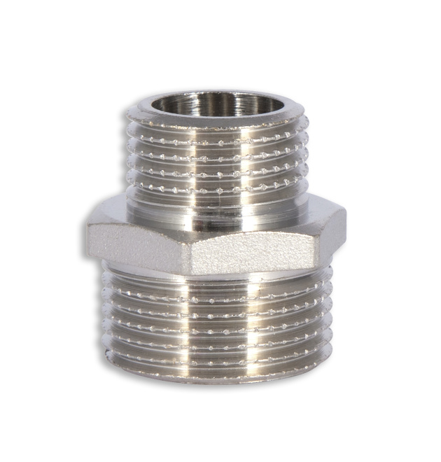 Ниппель переходной латунный никелированный SD Forte 1/2″ x 3/4″, с наружной резьбой